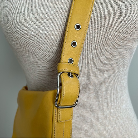 COACH Vintage Soho Leather Duffle Bag in Yellow #9186 - Picture 10 of 17